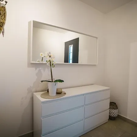 Doppelzimmer 2 - Neu Renoviert *
